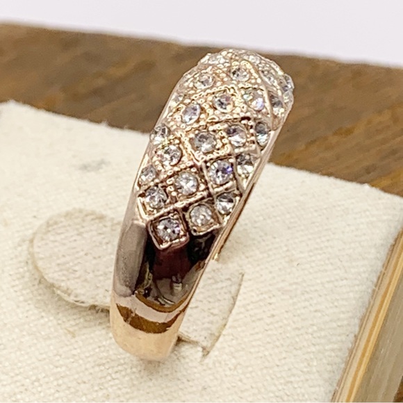 NEW gold basket weave sparkling rhinestone domed cocktail ring sz 9 - Picture 2 of 8